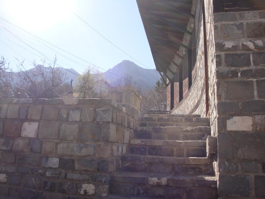 Villa Casuta De Piatra Buşteni Exterior foto
